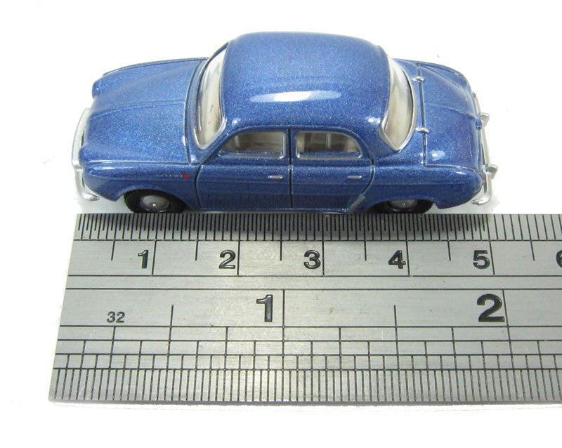 76RD003 - Metallic Blue Renault Dauphine